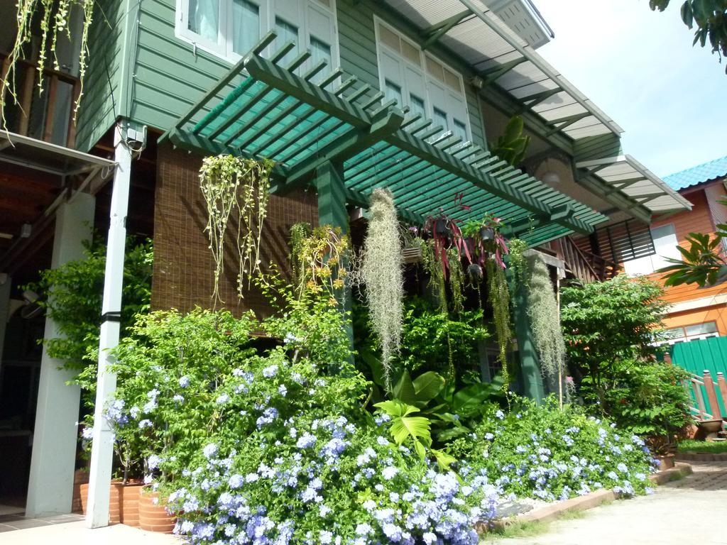 Ban Boonchu Acomodação com café da manhã Phra Nakhon Si Ayutthaya Exterior foto